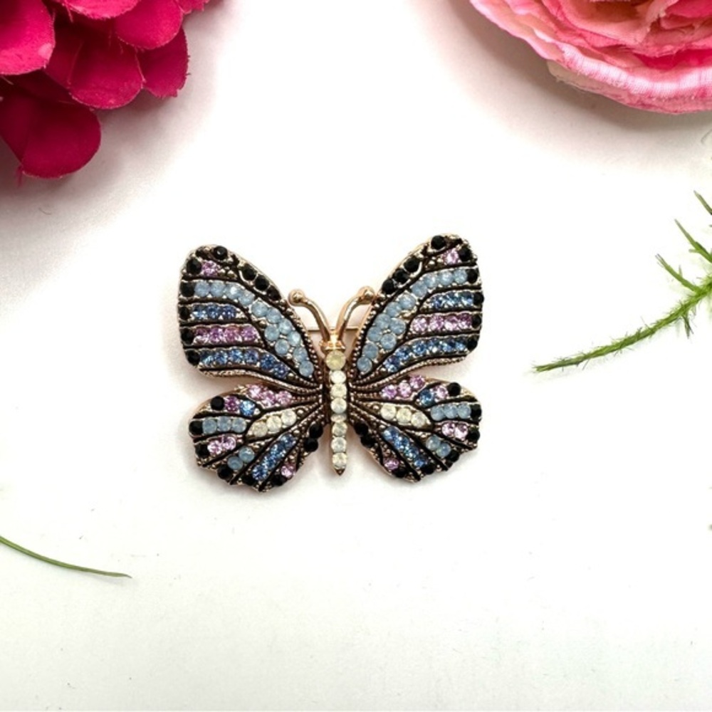 NEW⚜️Butterfly Blue Crystal Embellished Brooch